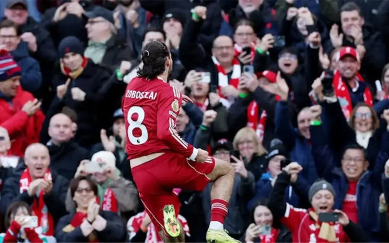 سوبوسلاي يضع ليفربول في المقدمة بهدف أول أمام توتنهام بالدوري الإنجليزي